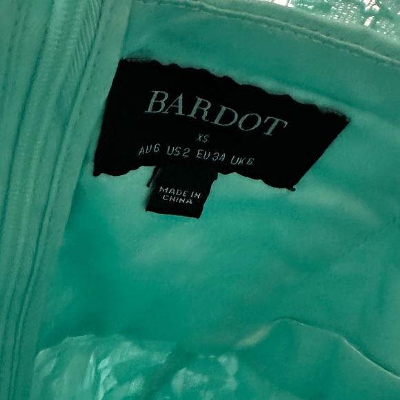 Bardot Milana Lace Dress Sleeveless V Neck Size 2 XS - Picture 10 of 11